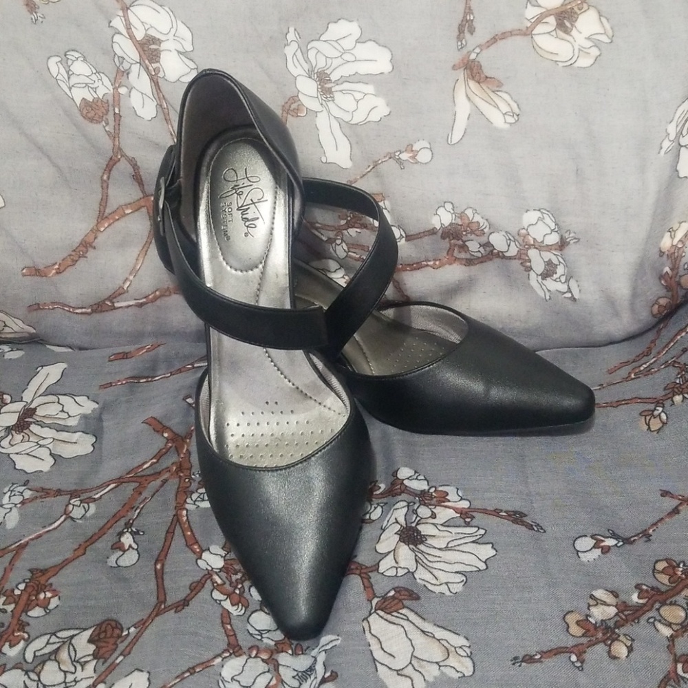 Black Heels, Classy & Super Comfy sz10wide